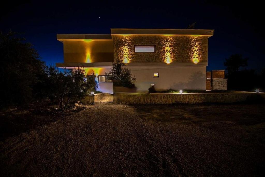 Villa Lycian-Kalkan 3 Bedroom-2 Jakuzzies-Sauna-Turkish Hamam-Huge Private Pool And Lovely Garden Kaş Exterior photo