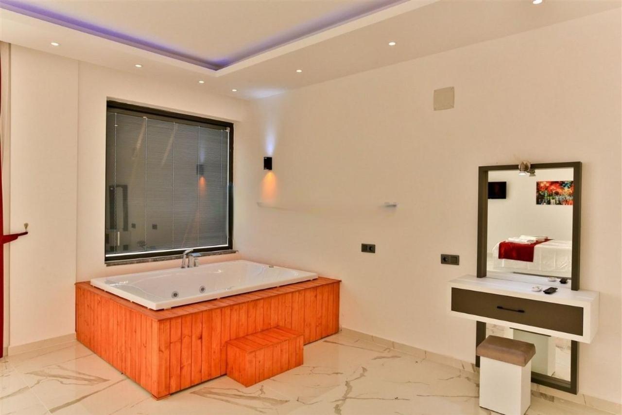 Villa Lycian-Kalkan 3 Bedroom-2 Jakuzzies-Sauna-Turkish Hamam-Huge Private Pool And Lovely Garden Kaş Exterior photo