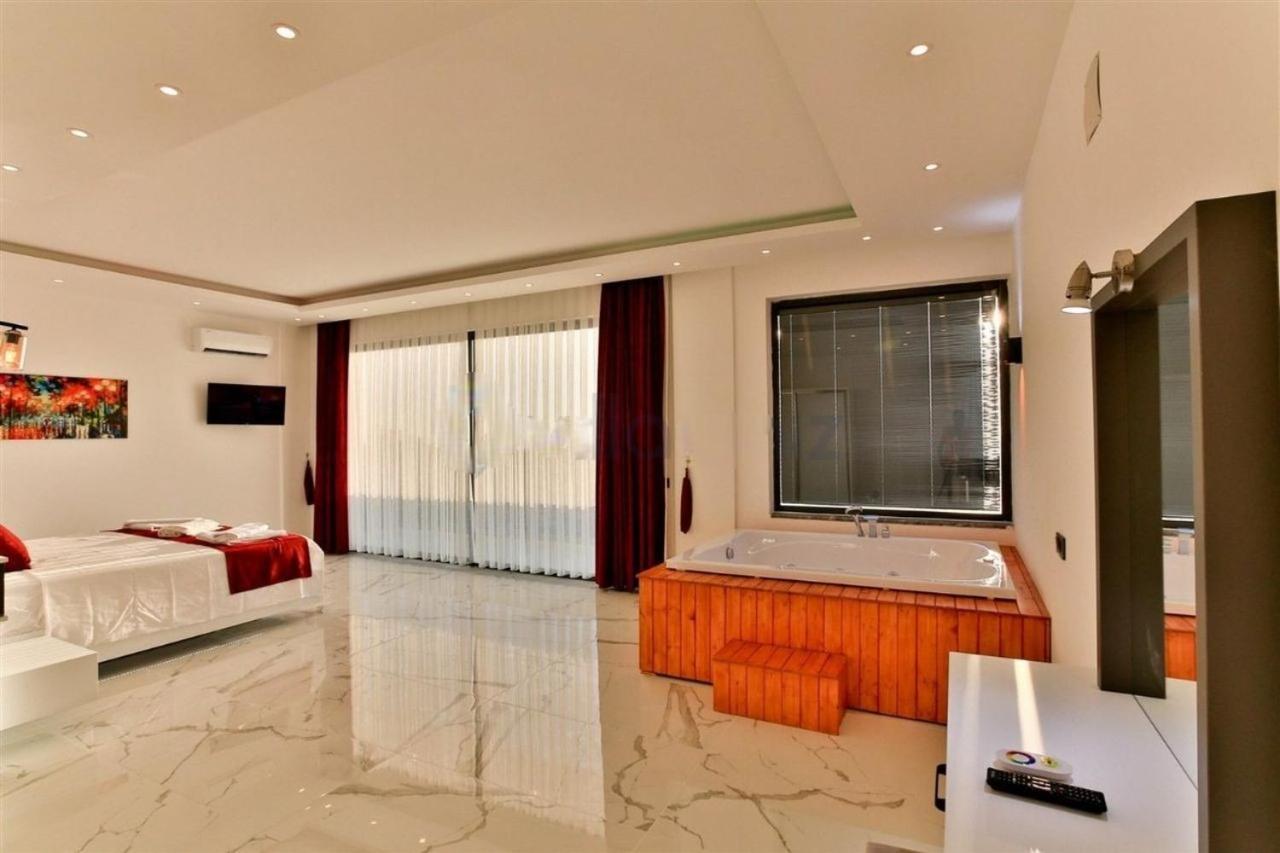 Villa Lycian-Kalkan 3 Bedroom-2 Jakuzzies-Sauna-Turkish Hamam-Huge Private Pool And Lovely Garden Kaş Exterior photo